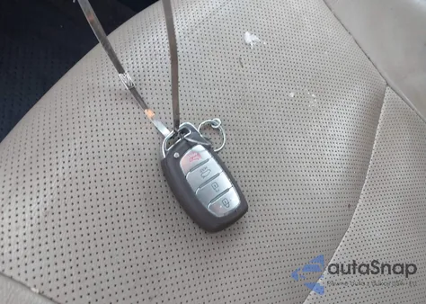 2016 Hyundai Elantra Limited from USA, damaged, VIN 5NPDH4AE7GH655300